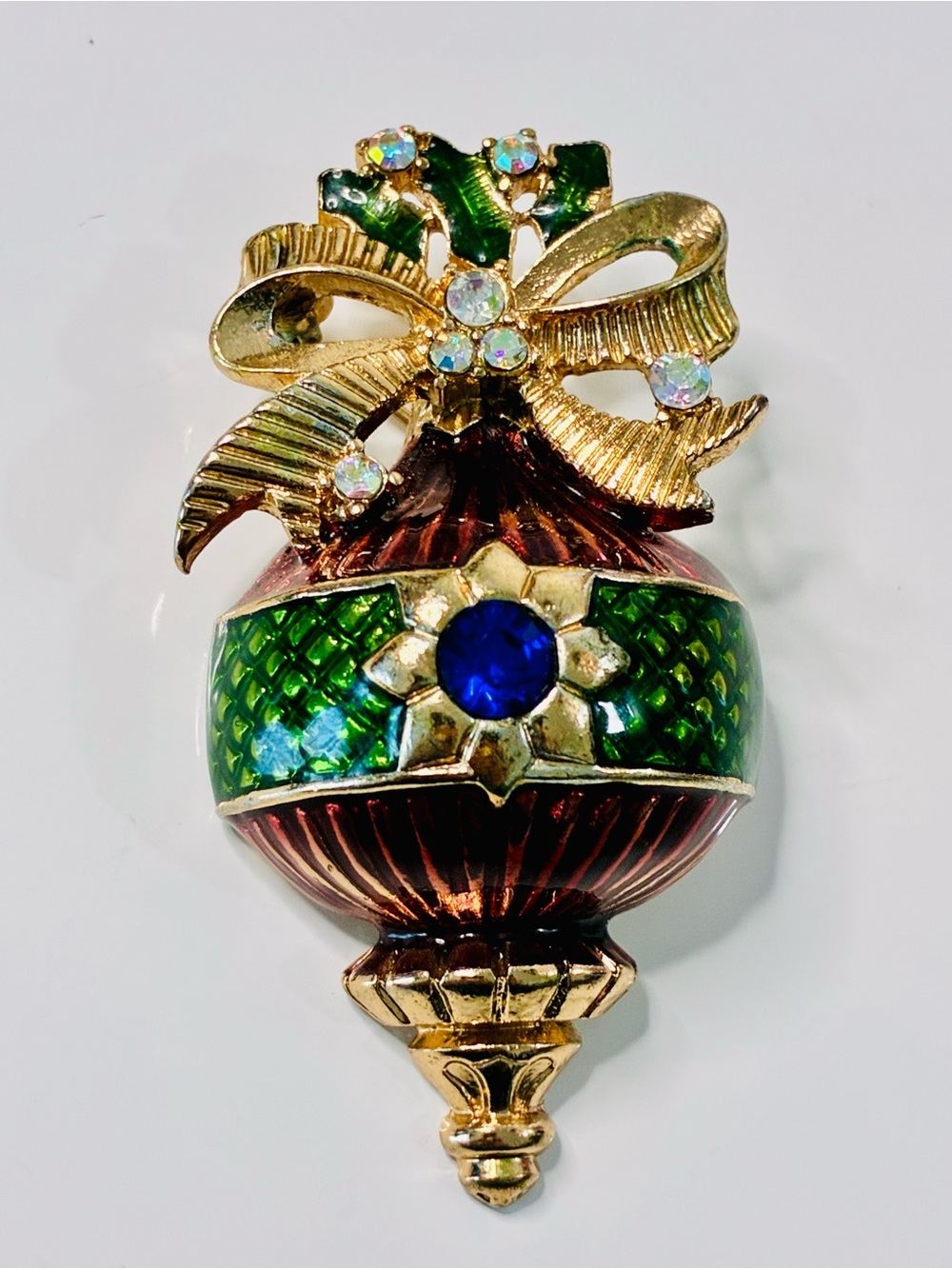 Source Unknown Gold-Tone Green & Blue Decorative Ornament Brooch